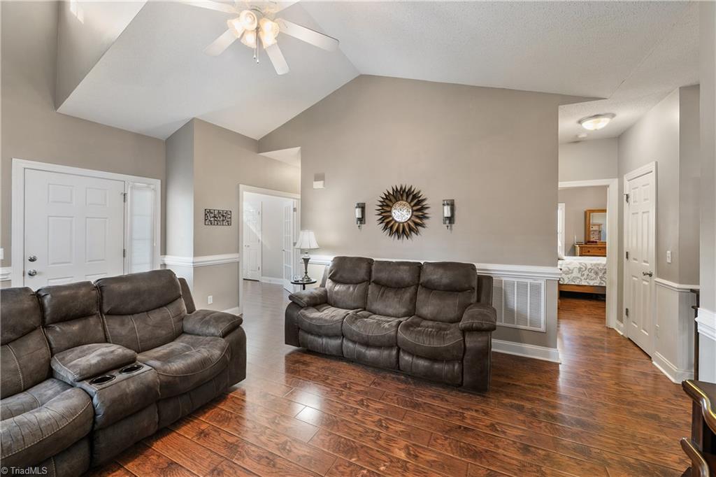 705 Lacock Avenue Rural Hall, NC 27045 - Photo 3 of 16 Gallery Image 3