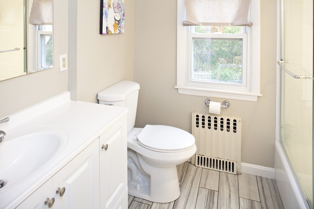 47 Smith Road Hingham, MA 02043 - Photo 12 of 19 Gallery Image 12