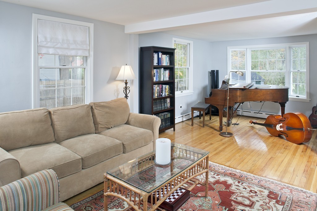 47 Smith Road Hingham, MA 02043 - Photo 8 of 19 Gallery Image 8