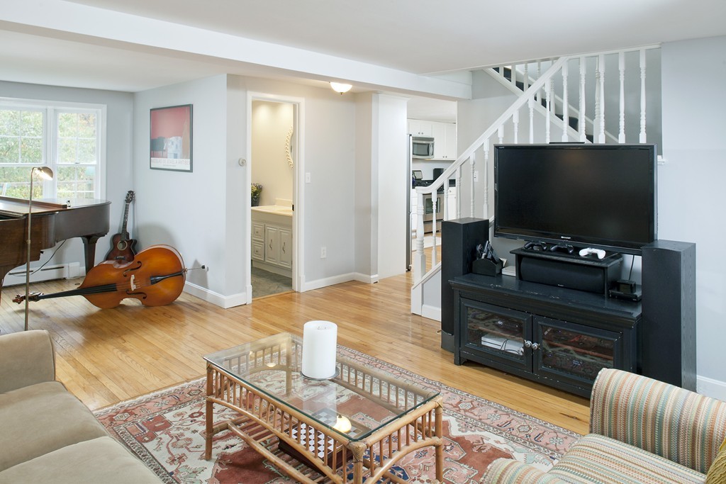 47 Smith Road Hingham, MA 02043 - Photo 9 of 19 Gallery Image 9