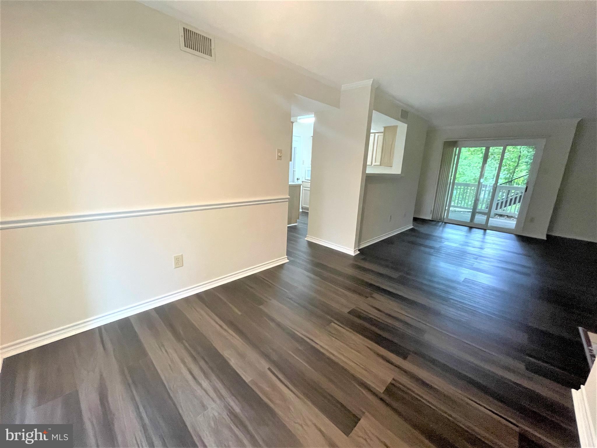 1505 Lincoln Way, Unit 101 McLean, VA 22102 - Photo 12 of 43 Formal dinning room with crown/
