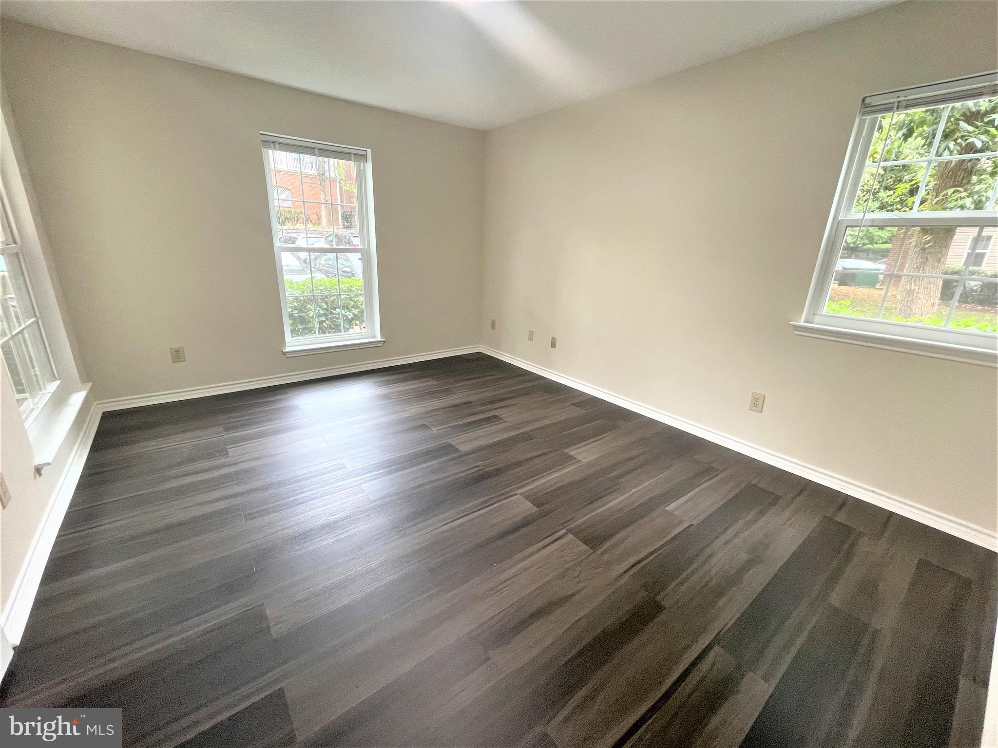 1505 Lincoln Way, Unit 101 McLean, VA 22102 - Photo 24 of 43 2nd bedroom with 3 windows & walk-in closet