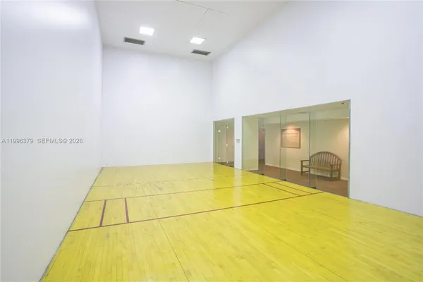 $4,010 | 1111 Brickell Bay Drive, Unit 211, Miami, FL 33131