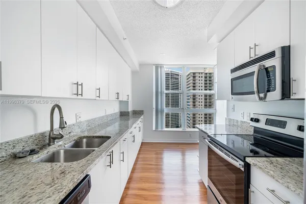 $4,010 | 1111 Brickell Bay Drive, Unit 211, Miami, FL 33131