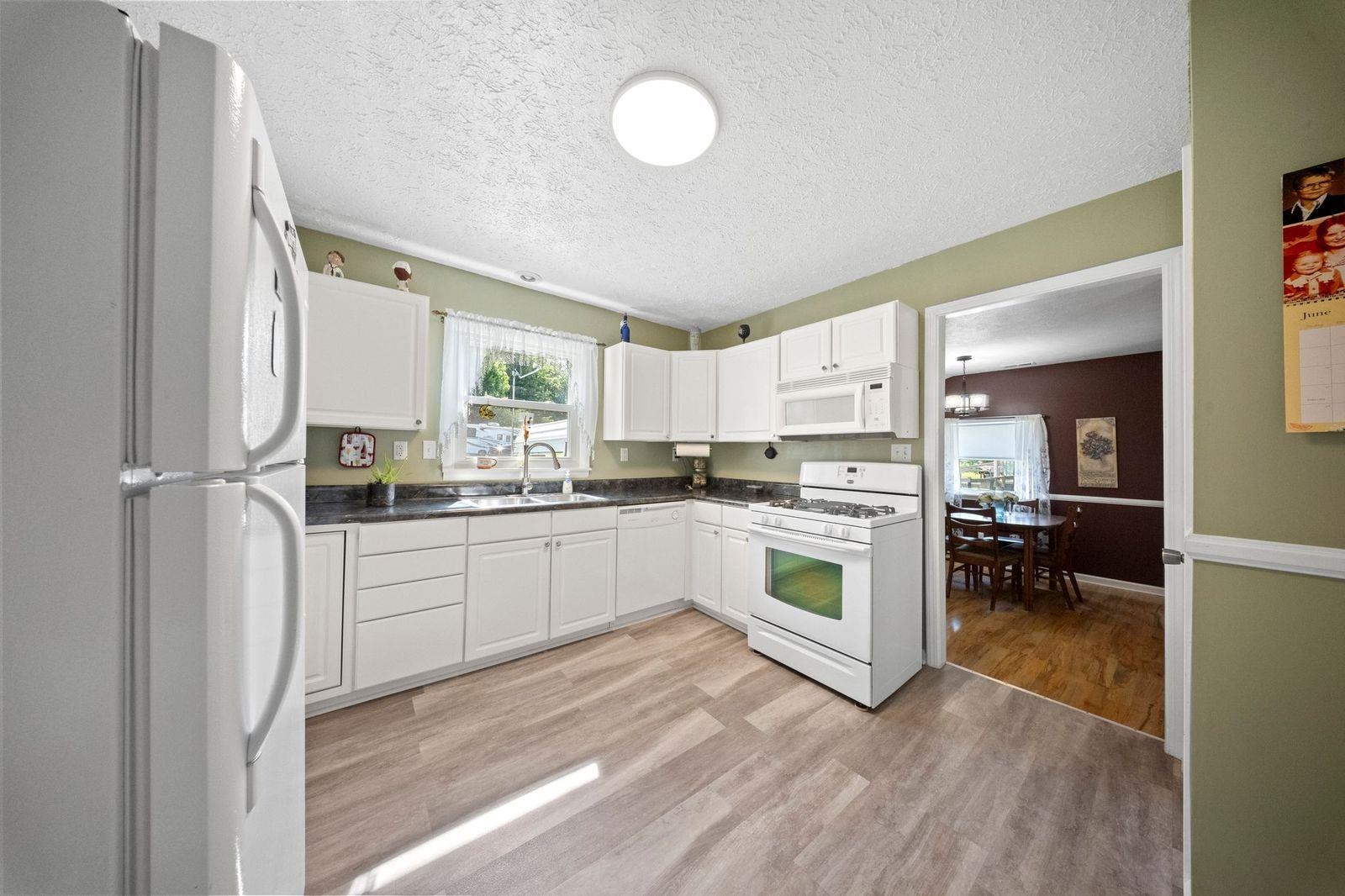 1100 Raceland Avenue Raceland, KY 41169 - Photo 6 of 41