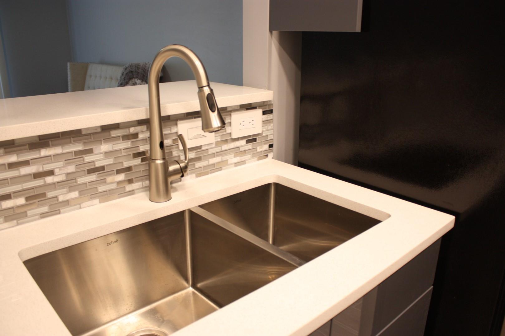 2262 Folly Road, Unit 1M Charleston, SC 29412 - Photo 7 of 12 Jason Harvey - 7. Sink in Tight 2