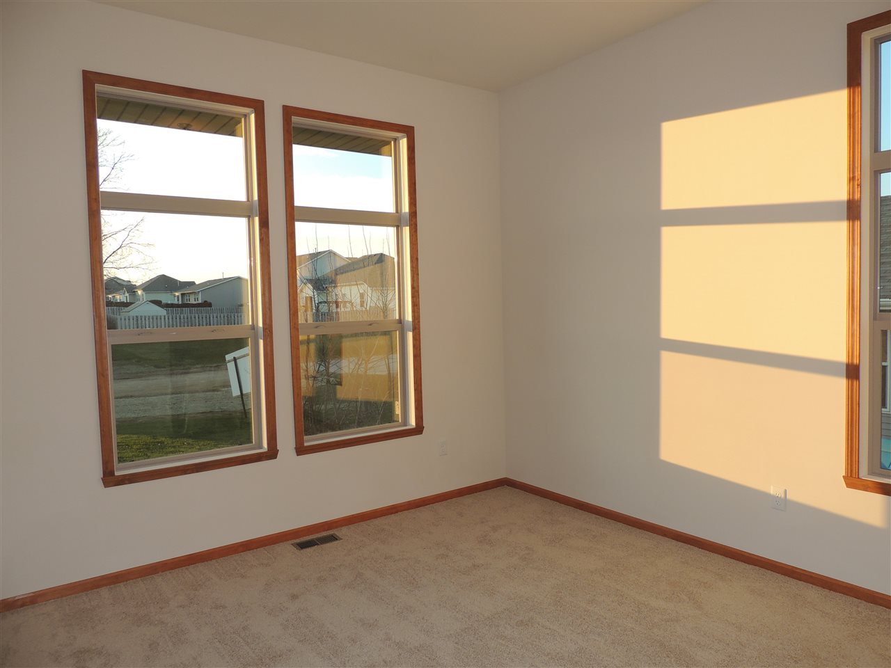 9935 Lismore Road Roscoe, IL 61073 - Photo 8 of 13 Gallery Image 8
