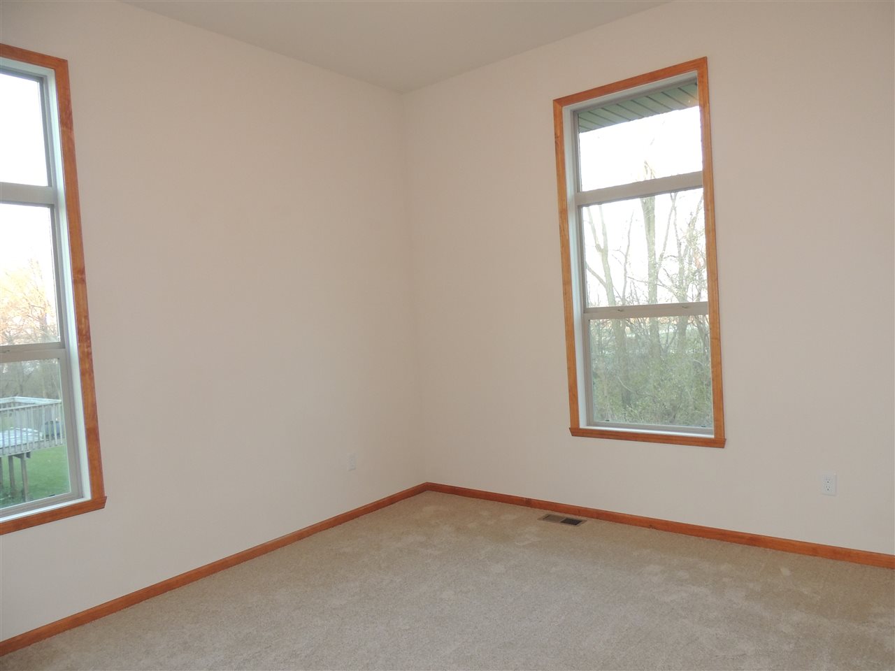 9935 Lismore Road Roscoe, IL 61073 - Photo 9 of 13 Gallery Image 9