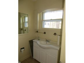 106 Oliver Edwards Road Jonesborough, TN 37659 - Photo 8 of 11 Main Level Full Bathroom