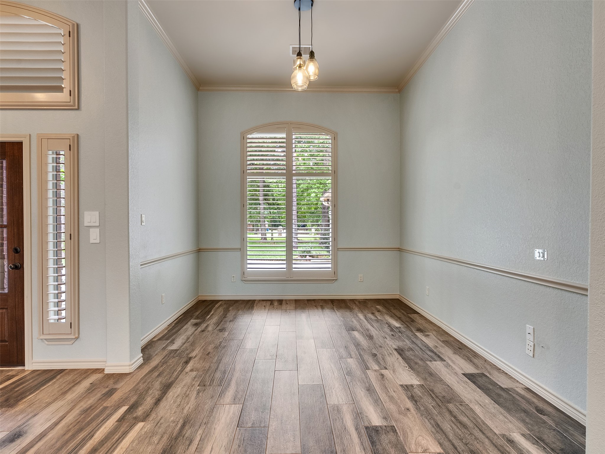 18005 Cindy Lane Conroe, TX 77302 - Photo 9 of 49 Just off the kitchen and main living area which offers great entertaining touch.