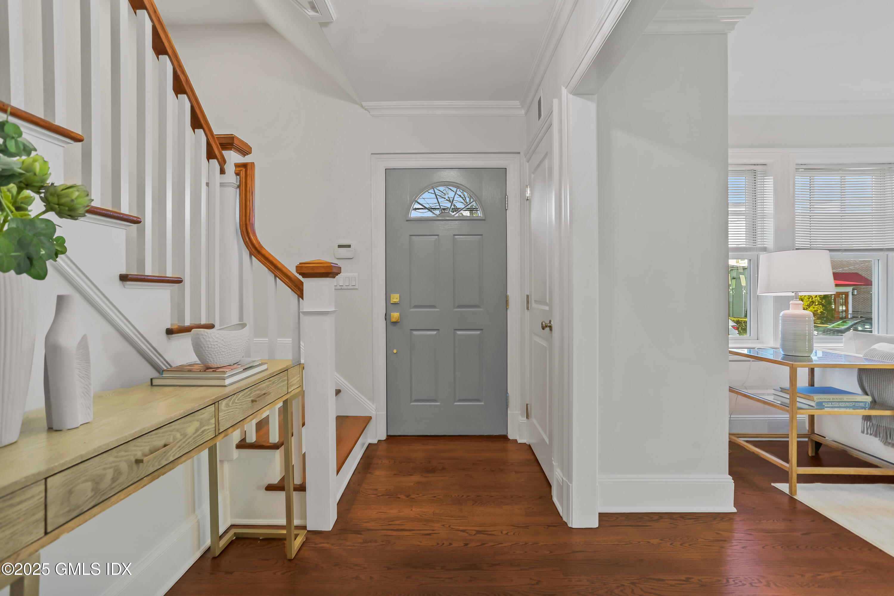 151 Hamilton Avenue Greenwich, CT 06830 - Photo 3 of 23 Entryway
