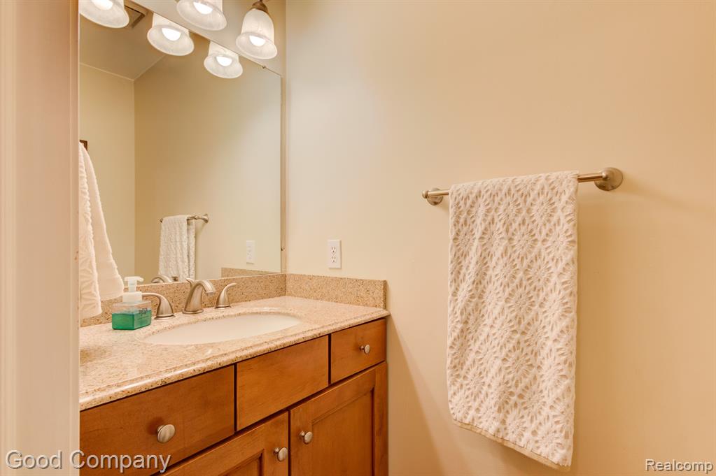 343 Whitney Drive Rochester Hills, MI 48307 - Photo 21 of 43