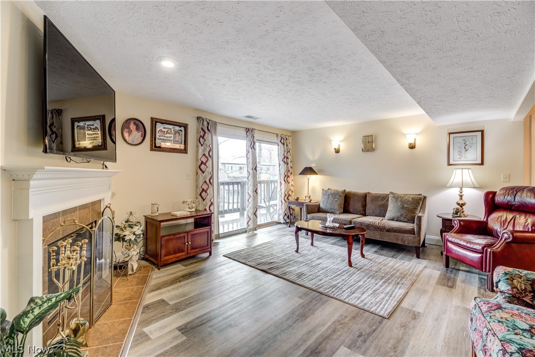 4750 Oak Point Road, Unit 202 Lorain, OH 44053 - Photo 11 of 28 Gallery Image 11