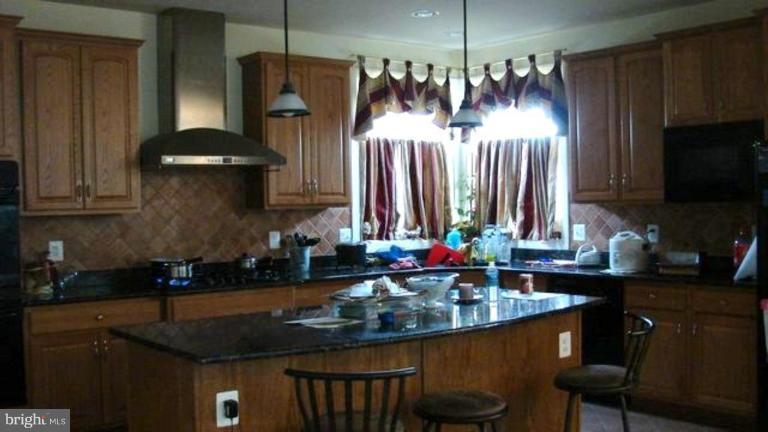 18576 Kerill Road Triangle, VA 22172 - Photo 3 of 8 Kitchen