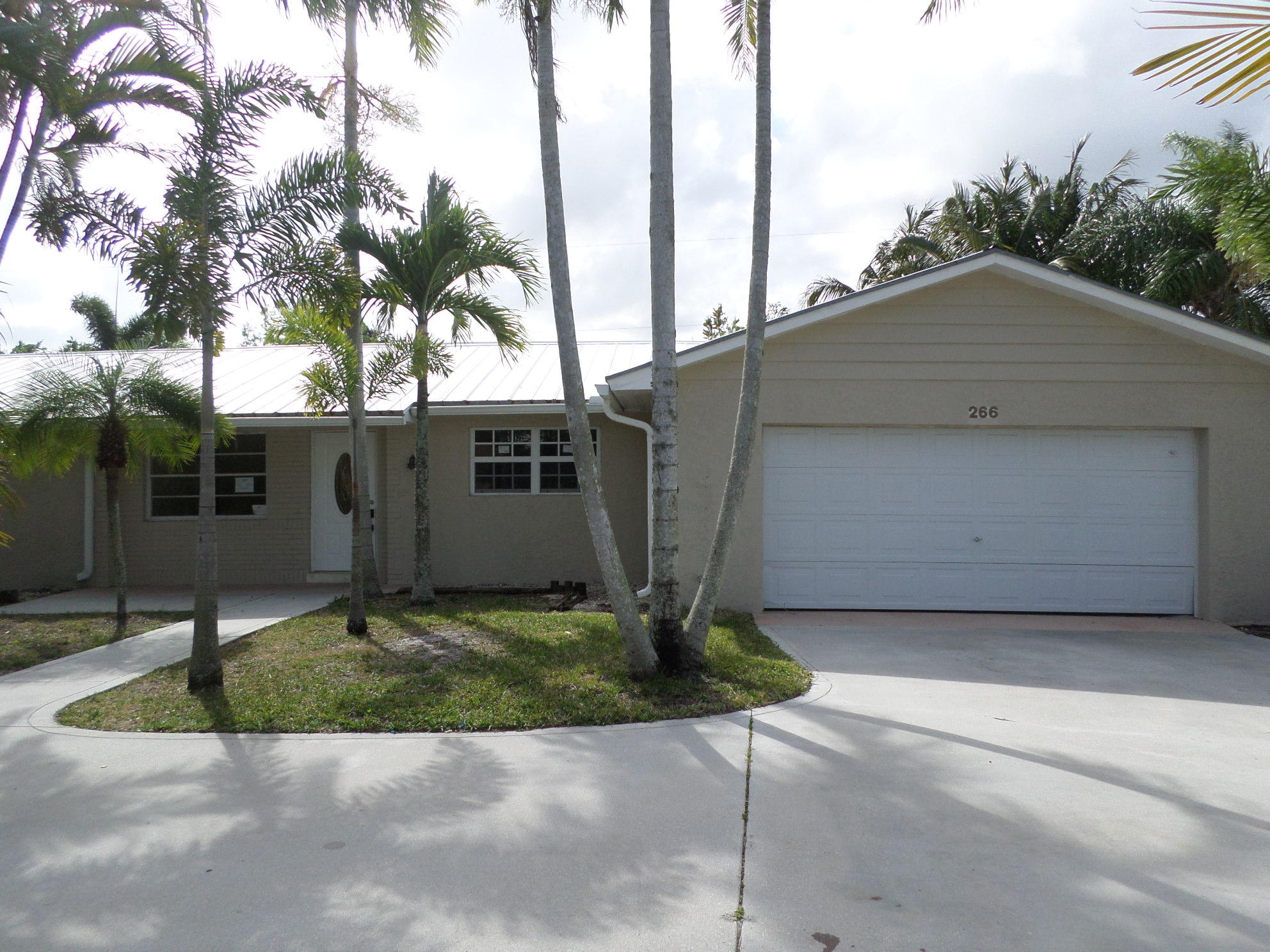 266 Akron Road Lake Worth, FL 33467 - Photo 1 of 14 Front.JPG
