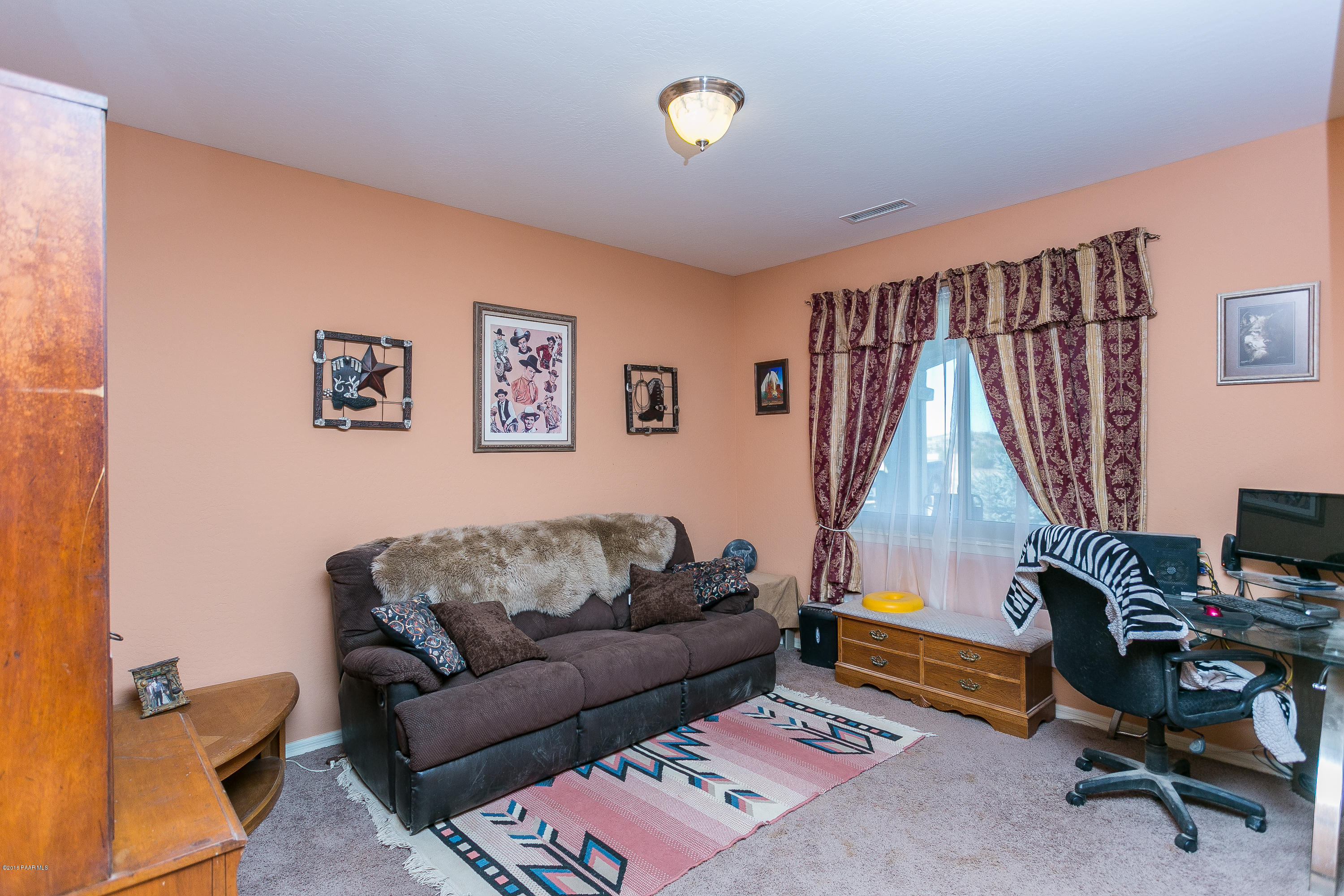 1175 East Cougar Ridge Road Paulden, AZ 86334 - Photo 5 of 23 002_Living Room