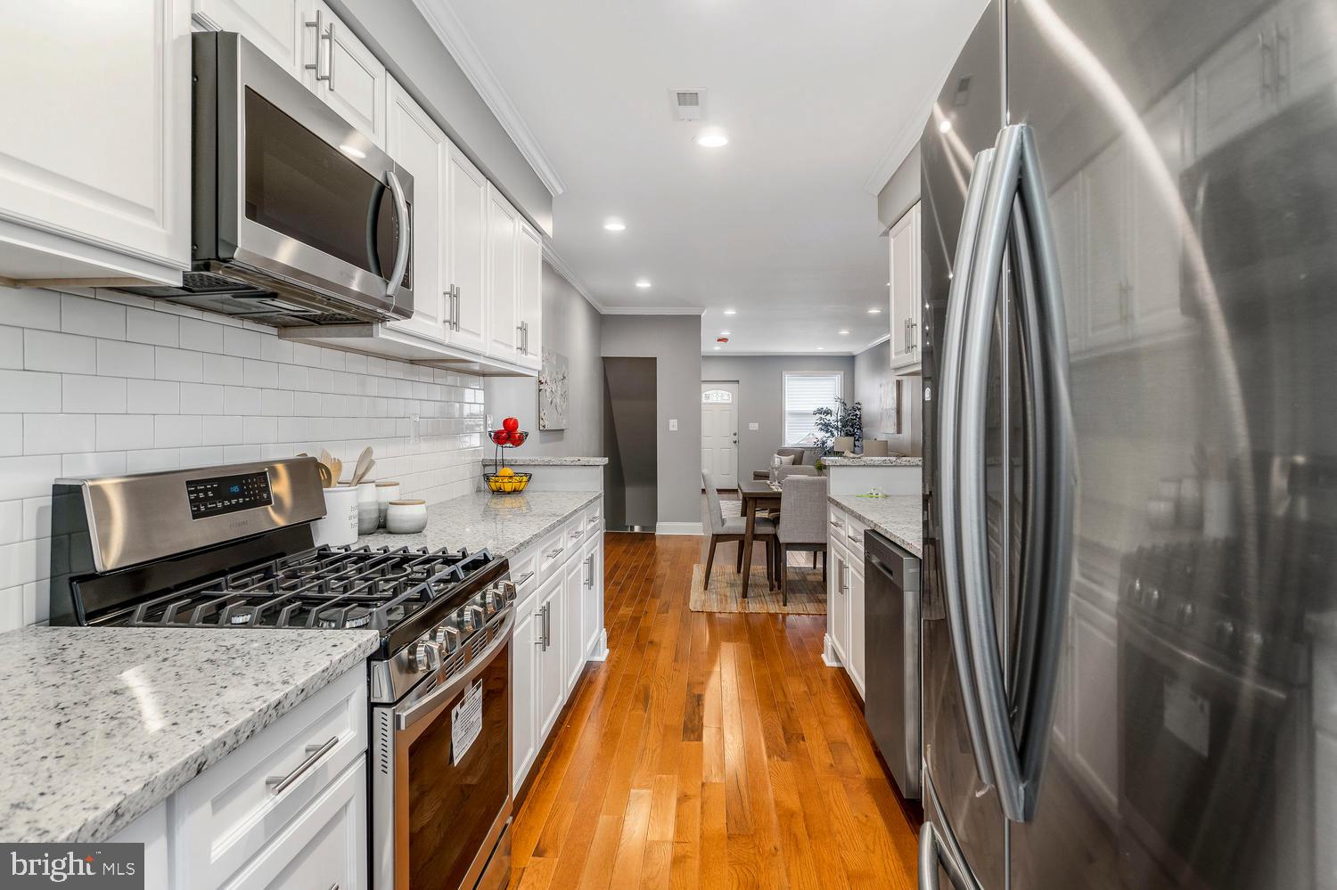 3922 Colborne Road Baltimore, MD 21229 - Photo 11 of 32