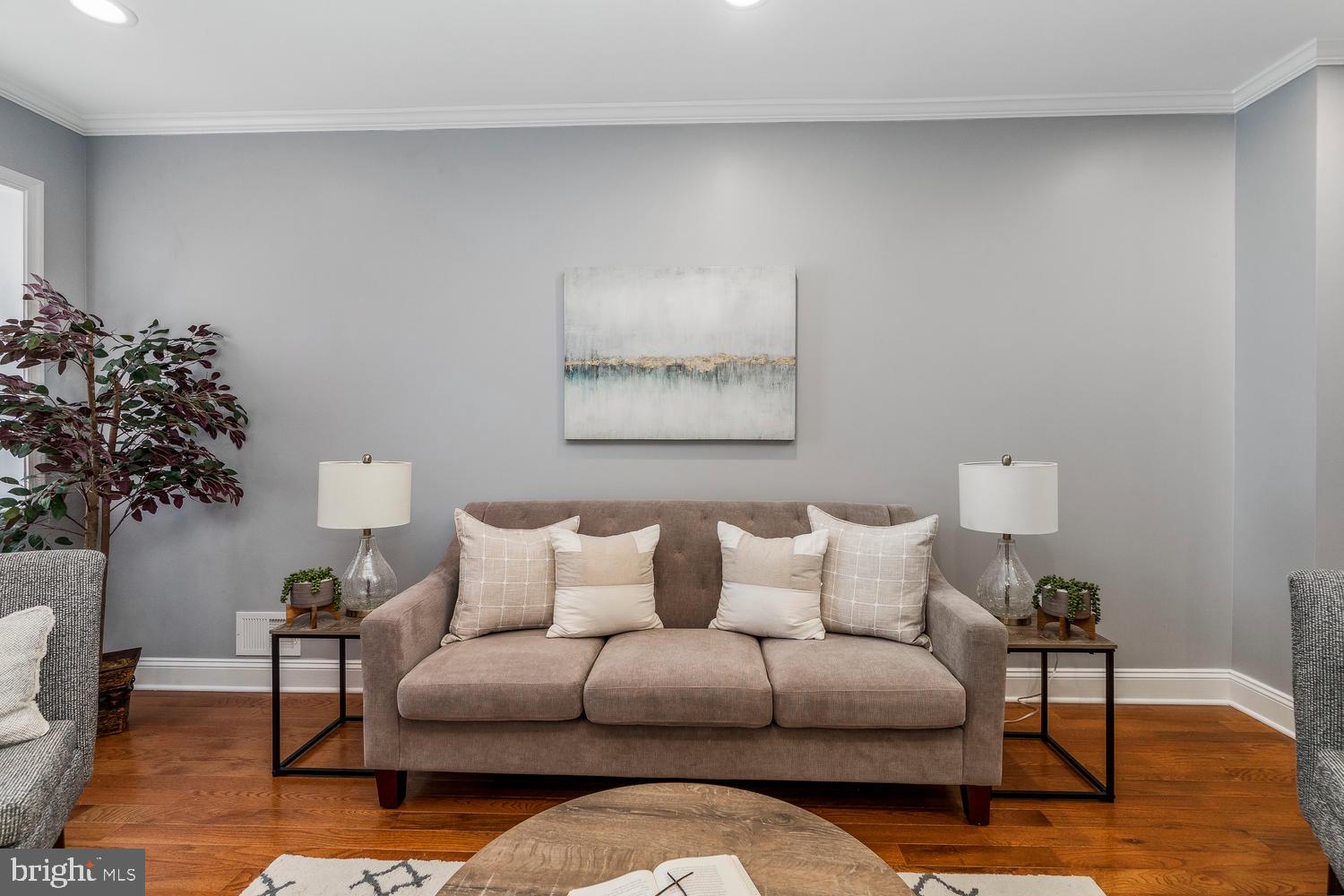 3922 Colborne Road Baltimore, MD 21229 - Photo 3 of 32