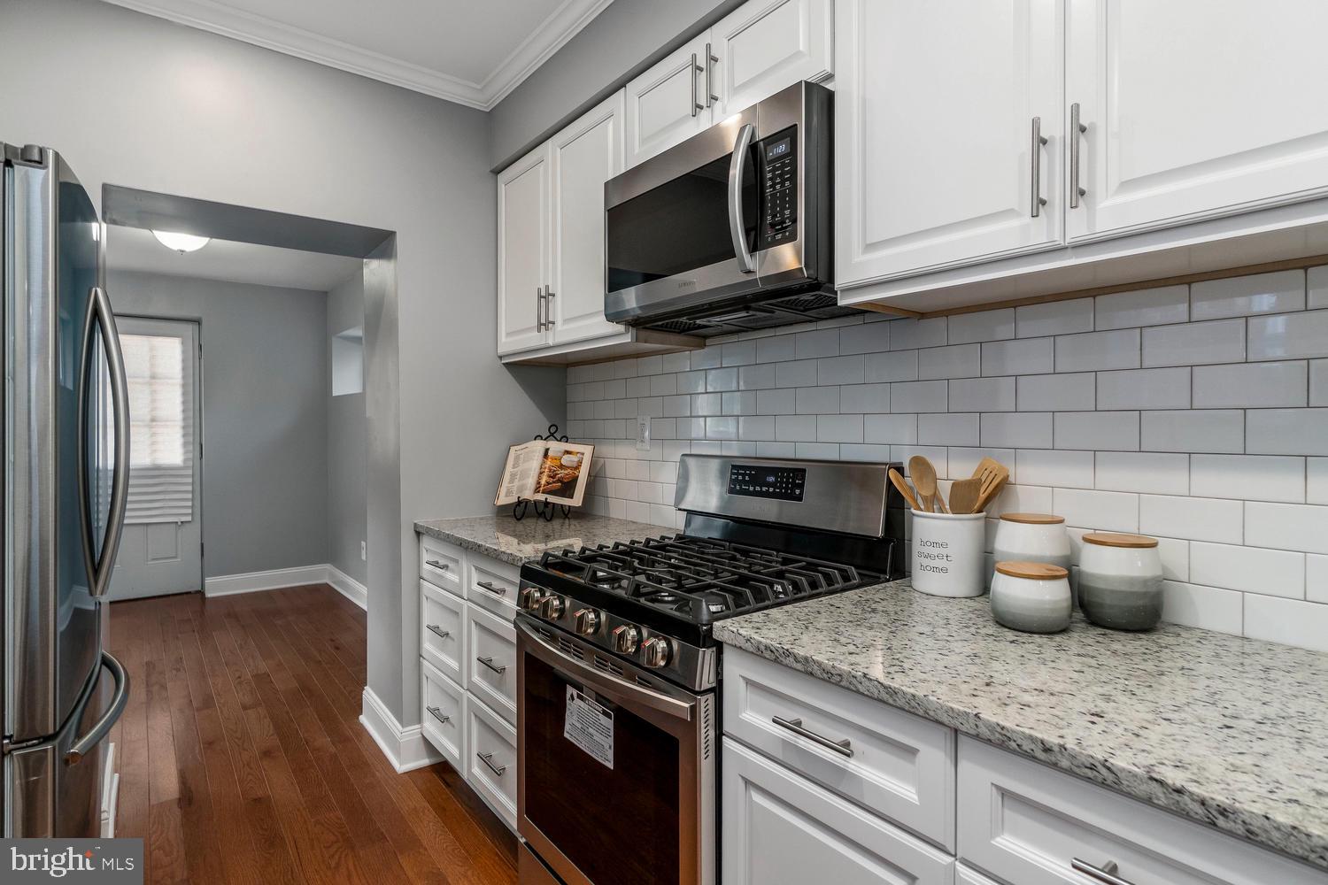 3922 Colborne Road Baltimore, MD 21229 - Photo 9 of 32