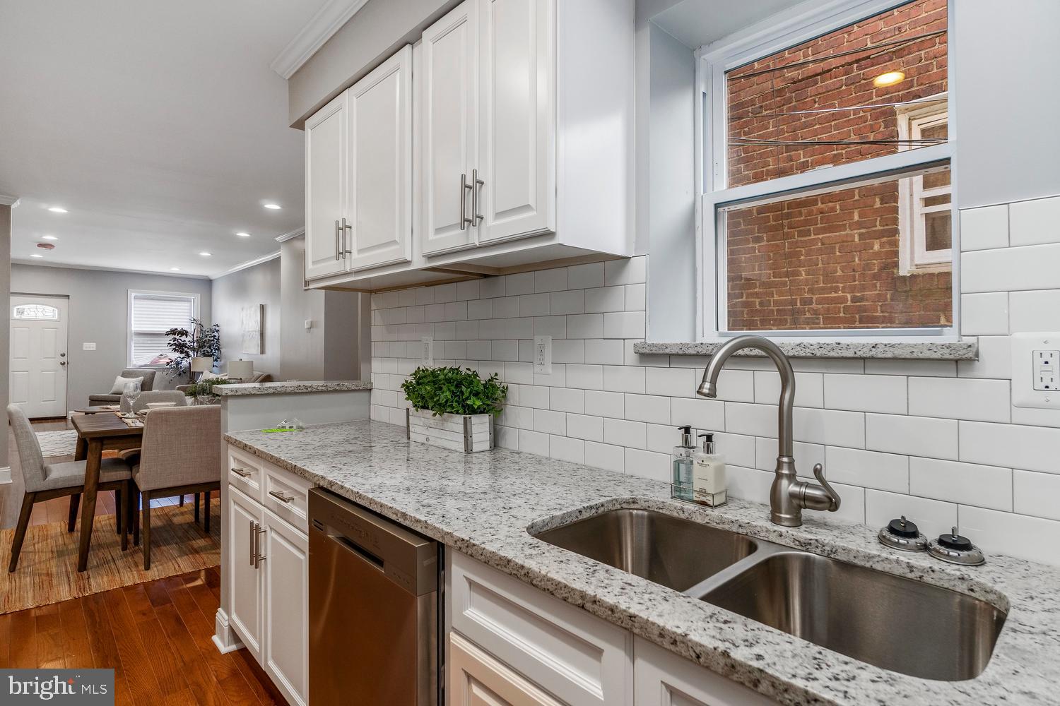 3922 Colborne Road Baltimore, MD 21229 - Photo 10 of 32