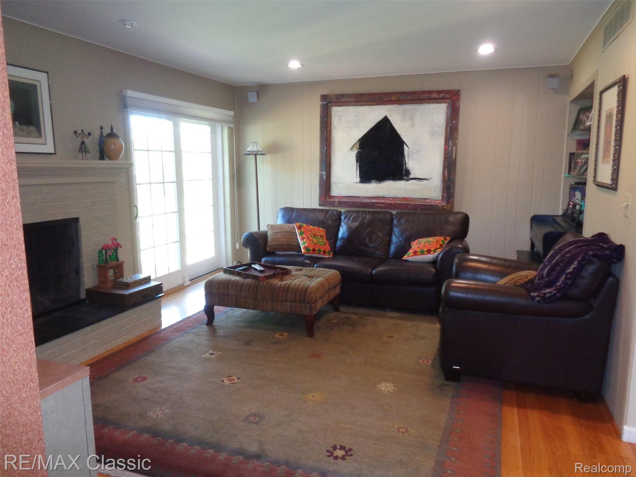 34020 Old Timber Road Farmington, MI 48331 - Photo 20 of 36 DSC04273 - Copy - Copy.JPG