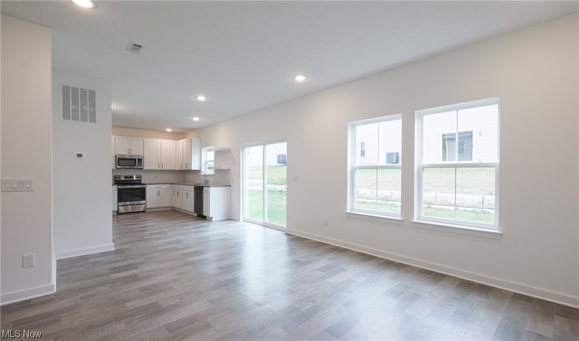 620 Diagonal Road Akron, OH 44320 - Photo 3 of 24