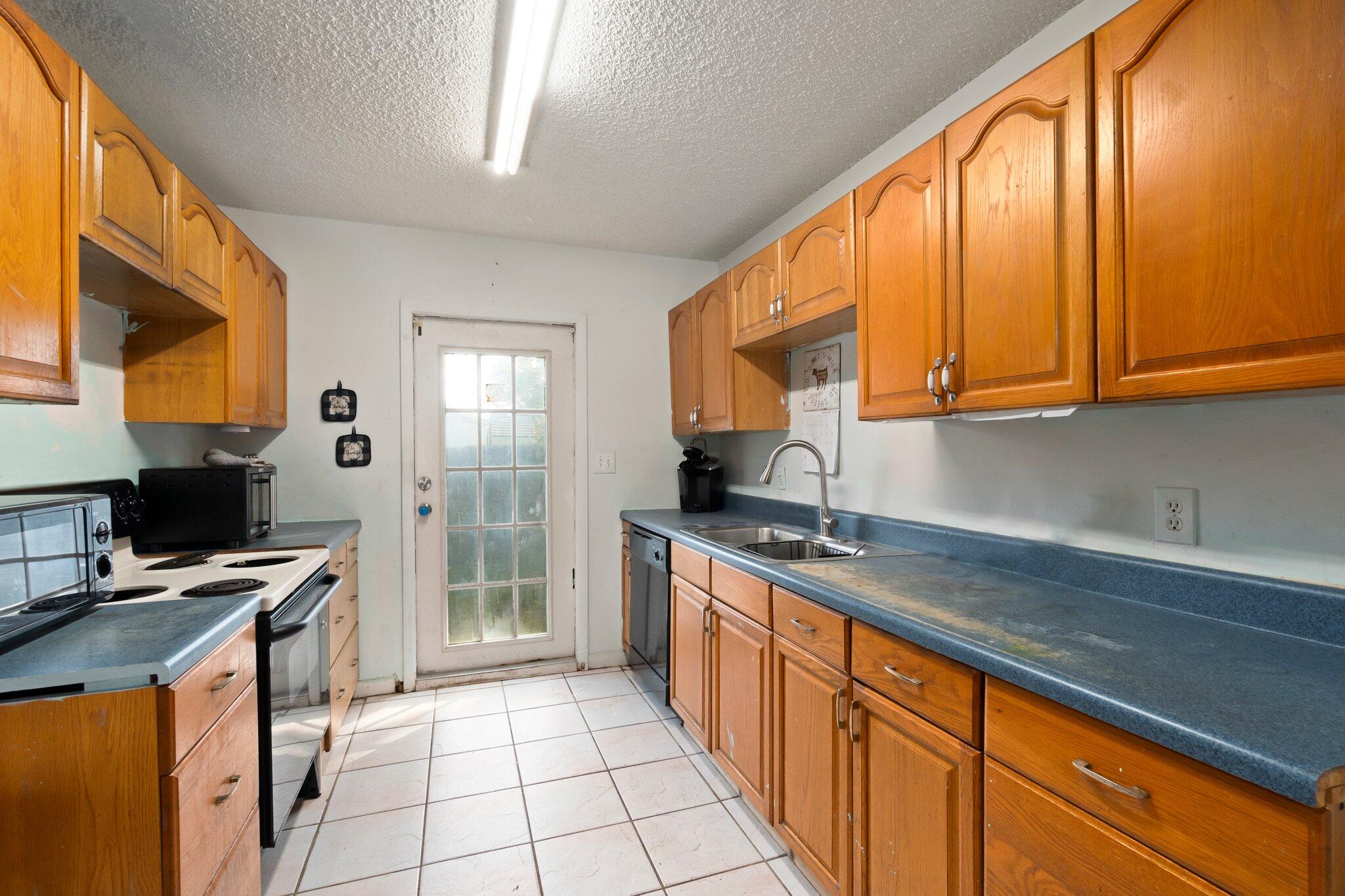 17387 Thrush Drive Jupiter, FL 33458 - Photo 5 of 12 6-web-or-mls-DSC09449