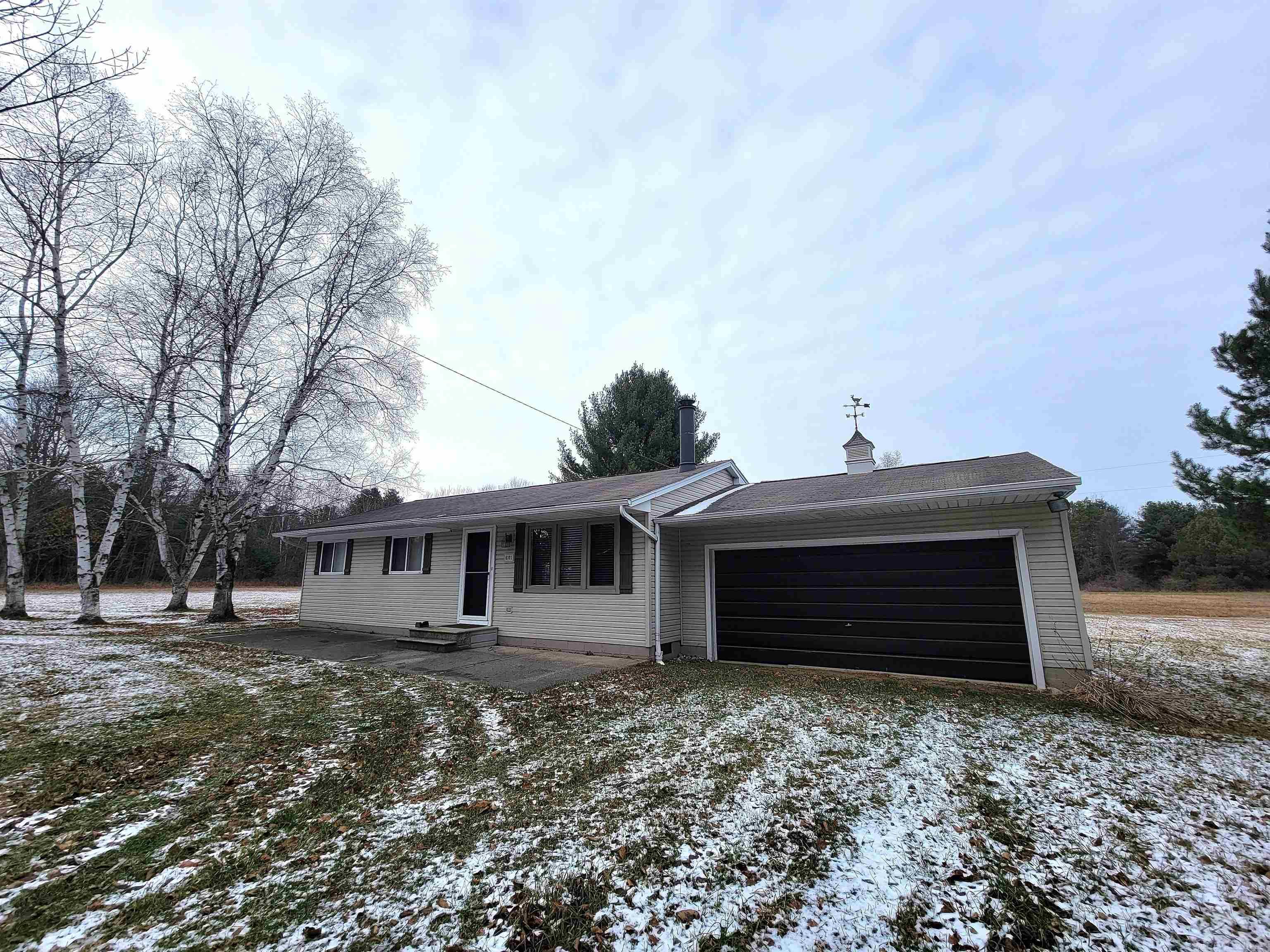 5601 Hintz Road Palms, MI 48465 - Photo 14 of 21 50098098-13.JPG