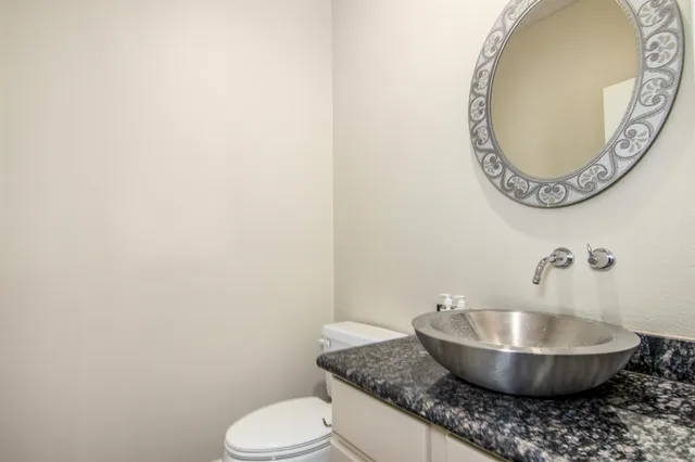 $2,650 | 5227 Lillian Street, Houston, TX 77007