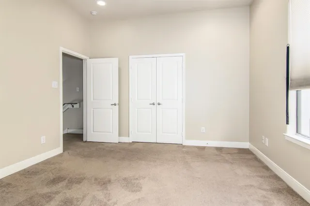 $2,650 | 5227 Lillian Street, Houston, TX 77007