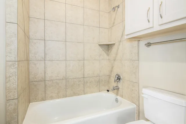 $2,650 | 5227 Lillian Street, Houston, TX 77007