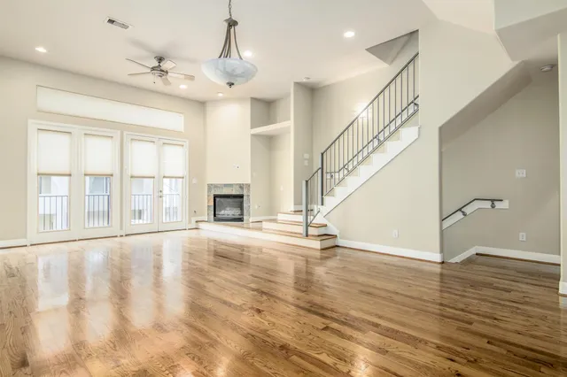 $2,650 | 5227 Lillian Street, Houston, TX 77007