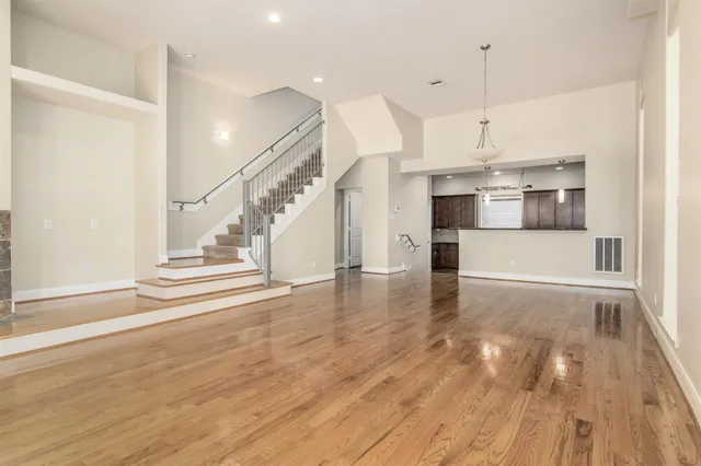 $2,650 | 5227 Lillian Street, Houston, TX 77007