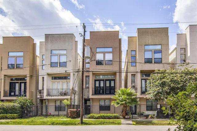 $2,650 | 5227 Lillian Street, Houston, TX 77007