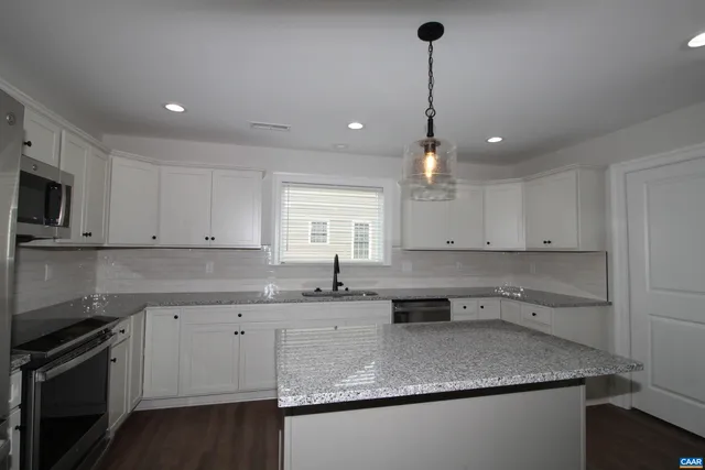 $2,600 | 173 Langley Drive, Waynesboro, VA 22980