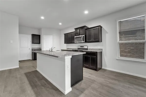 $2,300 | 312 Youngblood Lane, Fort Worth, TX 76131