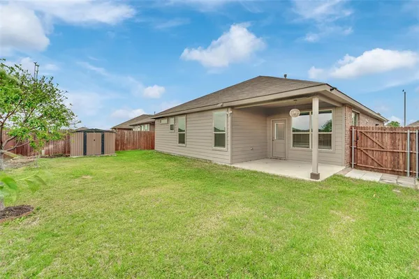 $2,300 | 312 Youngblood Lane, Fort Worth, TX 76131