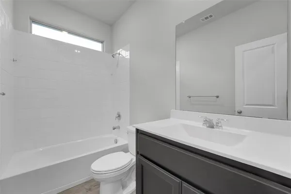 $2,300 | 312 Youngblood Lane, Fort Worth, TX 76131