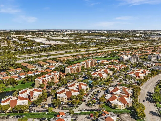 $2,350 | 10241 Northwest 9th St Circle, Unit 2045, Miami, FL 33172