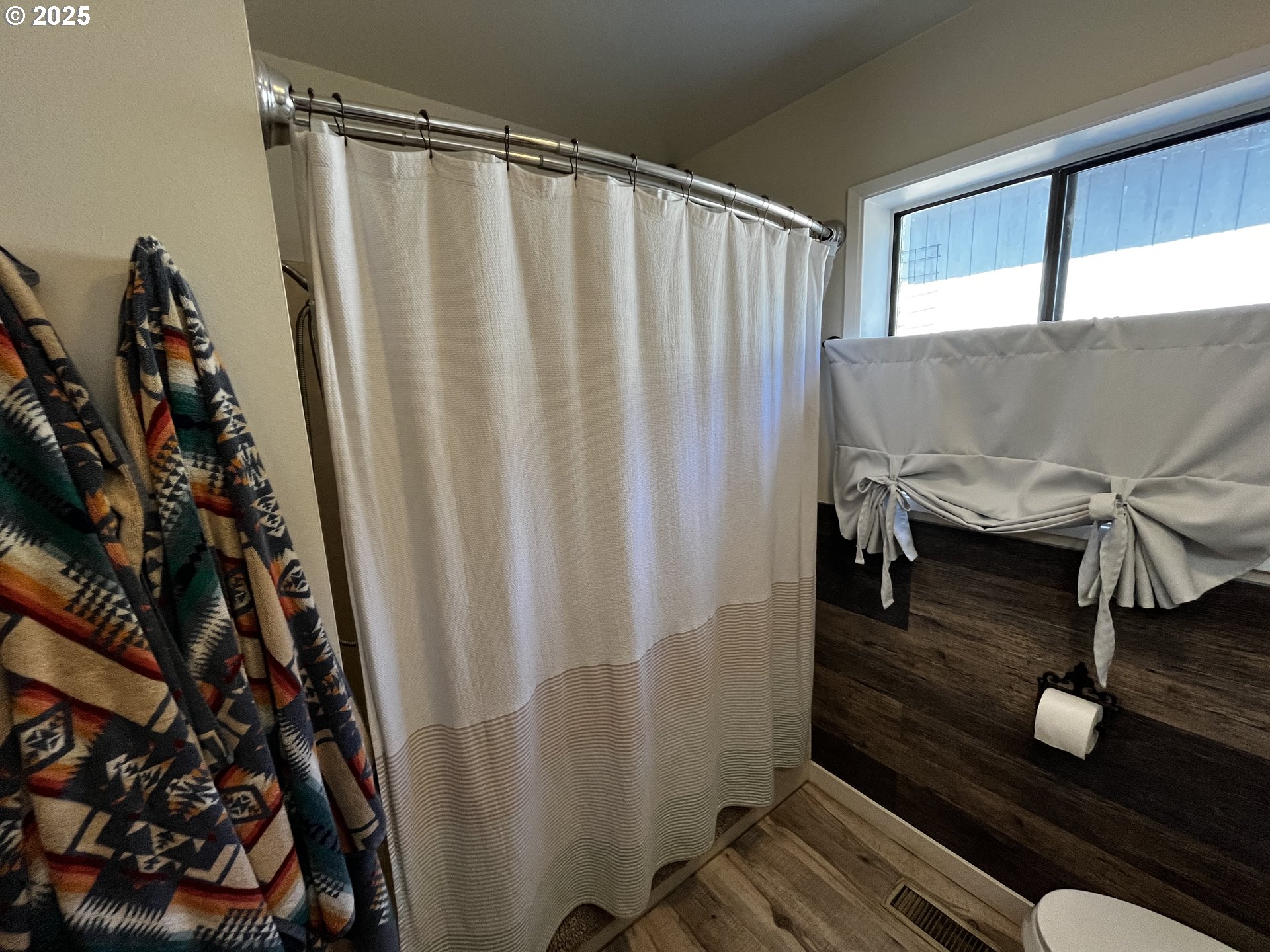 475 Burnham Avenue Maupin, OR 97037 - Photo 12 of 27