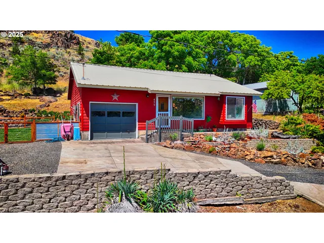 $330,000 | 475 Burnham Avenue, Maupin, OR 97037