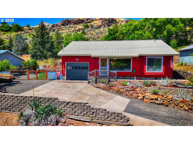 $330,000 | 475 Burnham Avenue, Maupin, OR 97037