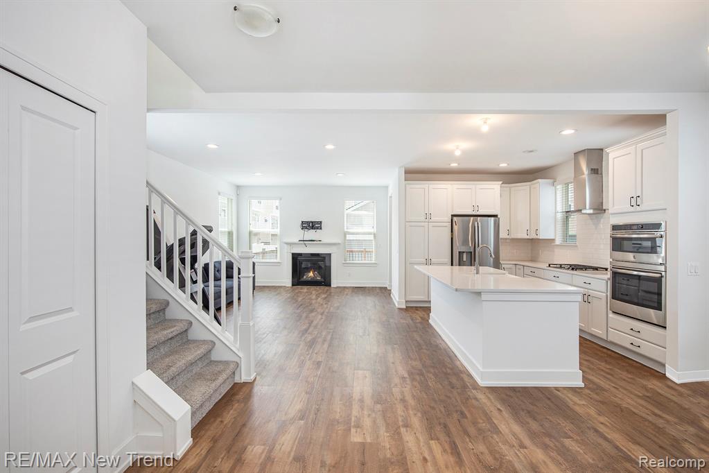 2511 Massoit Road Royal Oak, MI 48073 - Photo 7 of 39