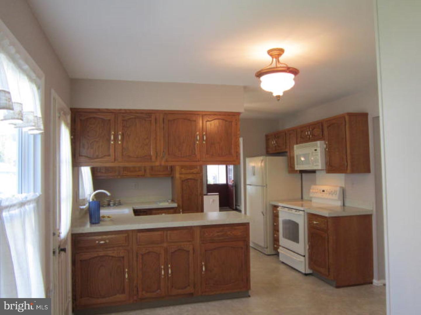 9 Ingham Way Southampton, NJ 08088 - Photo 11 of 23 Kitchen