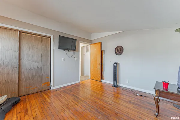 $159,000 | 300 Clinton Street, Middletown, IL 62666
