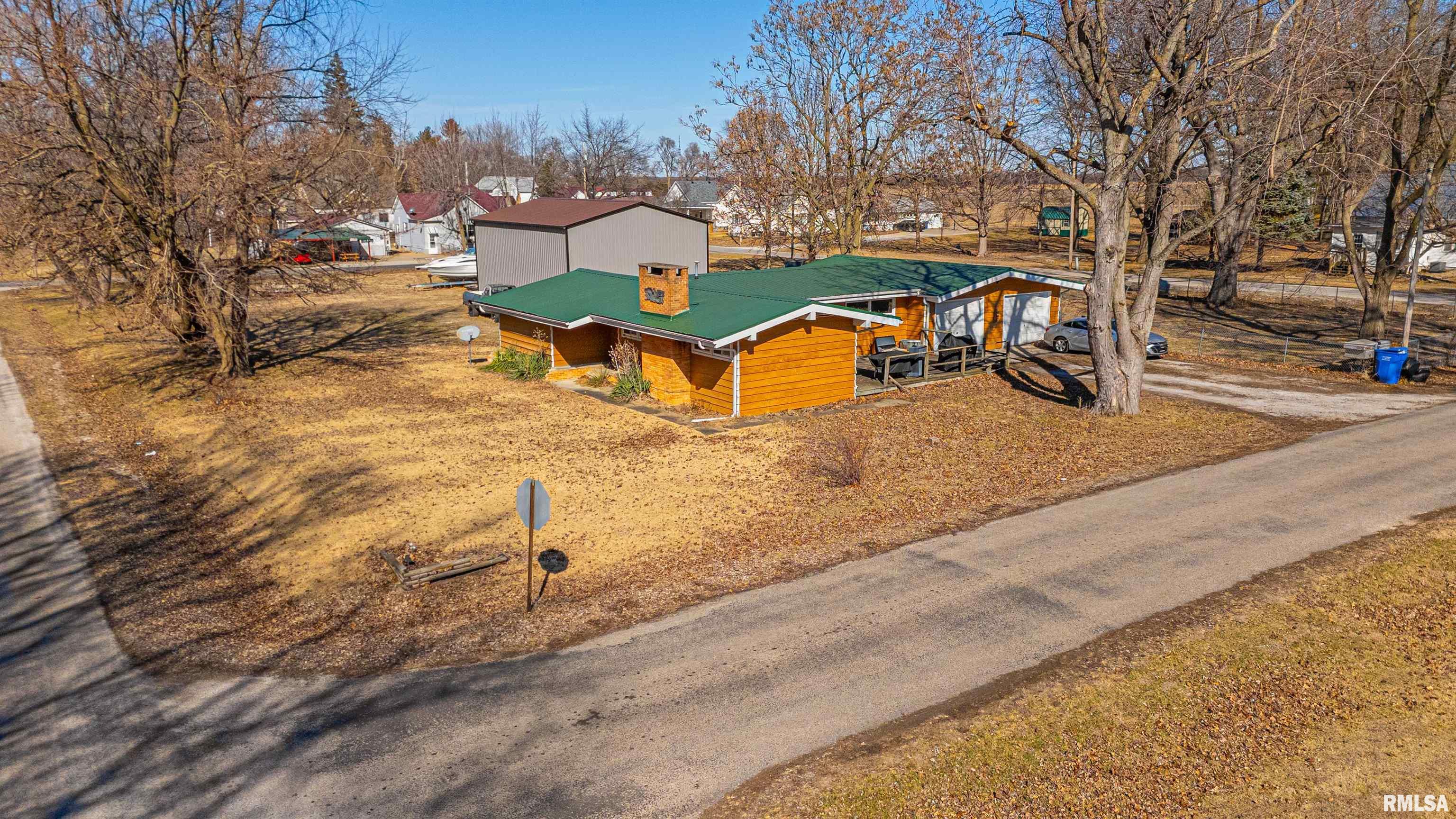 300 Clinton Street Middletown, IL 62666 - Photo 2 of 31