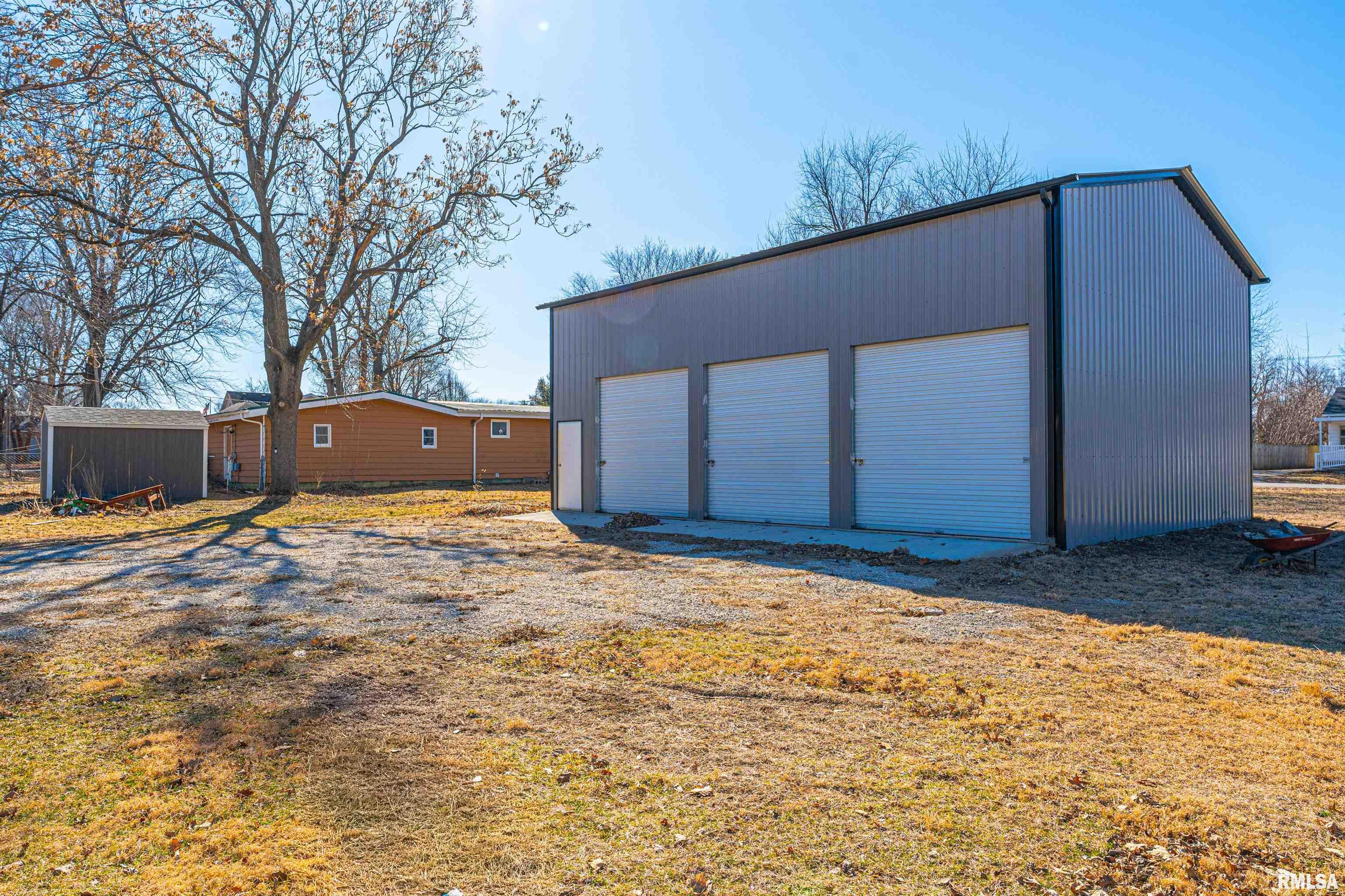 300 Clinton Street Middletown, IL 62666 - Photo 24 of 31