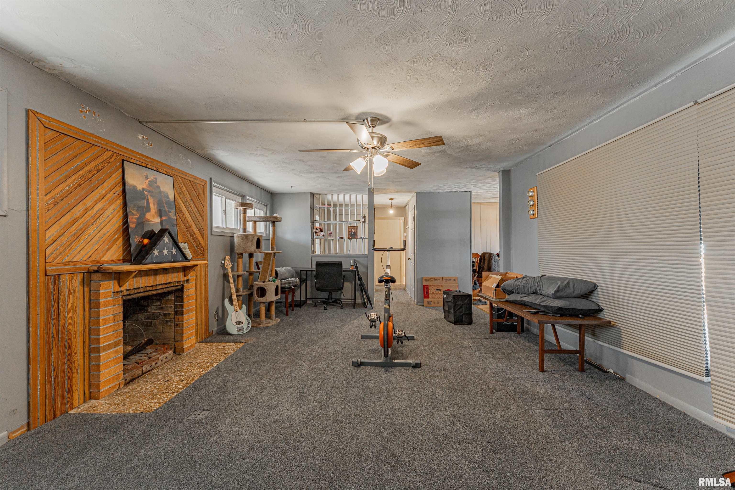 300 Clinton Street Middletown, IL 62666 - Photo 9 of 31