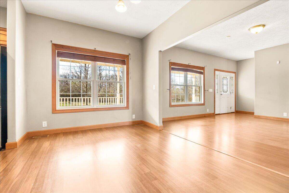 457 Leona Wyatt Road Corbin, KY 40701 - Photo 10 of 64 09-Dining Area