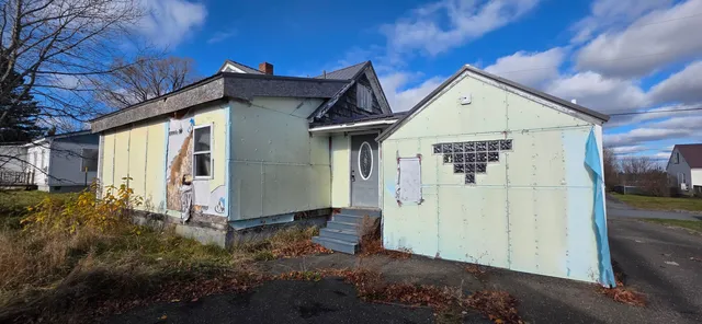 $44,900 | 19 Glendale Road, Caribou, ME 04736